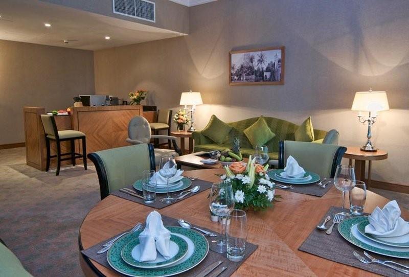 Wiseman Grand Hotel 多哈 内观 照片 A suite at the hotel