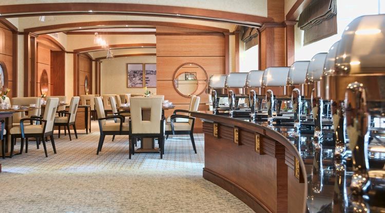 Wiseman Grand Hotel 多哈 外观 照片 The restaurant on board