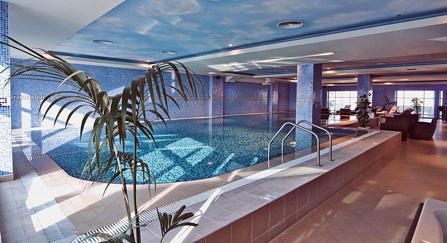 Wiseman Grand Hotel 多哈 外观 照片 The swimming pool at the hotel
