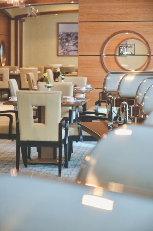 Wiseman Grand Hotel 多哈 外观 照片 The interior of the restaurant